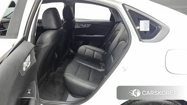 Kia The New K3 2nd generation 2022 Белый из Кореи, фото 3