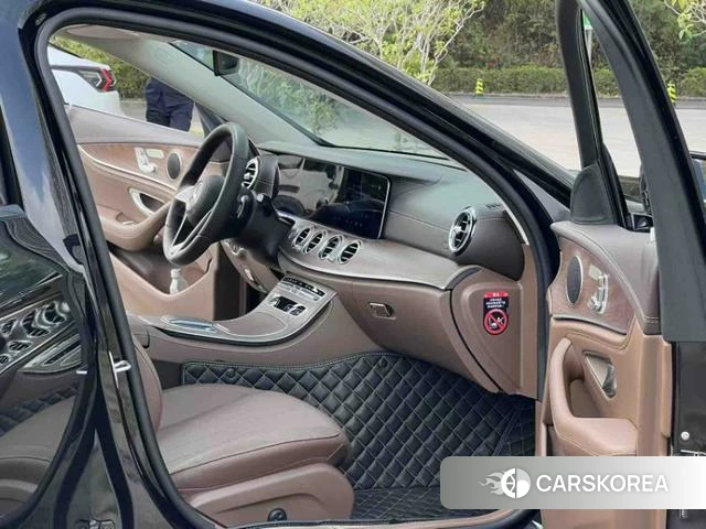 Mercedes-Benz E-class 2024 Черный из Китая, фото 3