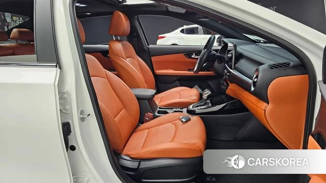 Kia The New K3 2nd generation 2024 Белый из Кореи, фото 3