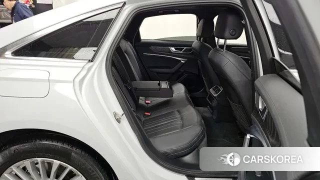 Audi A6 (C8) 2020 Белый из Кореи, фото 3