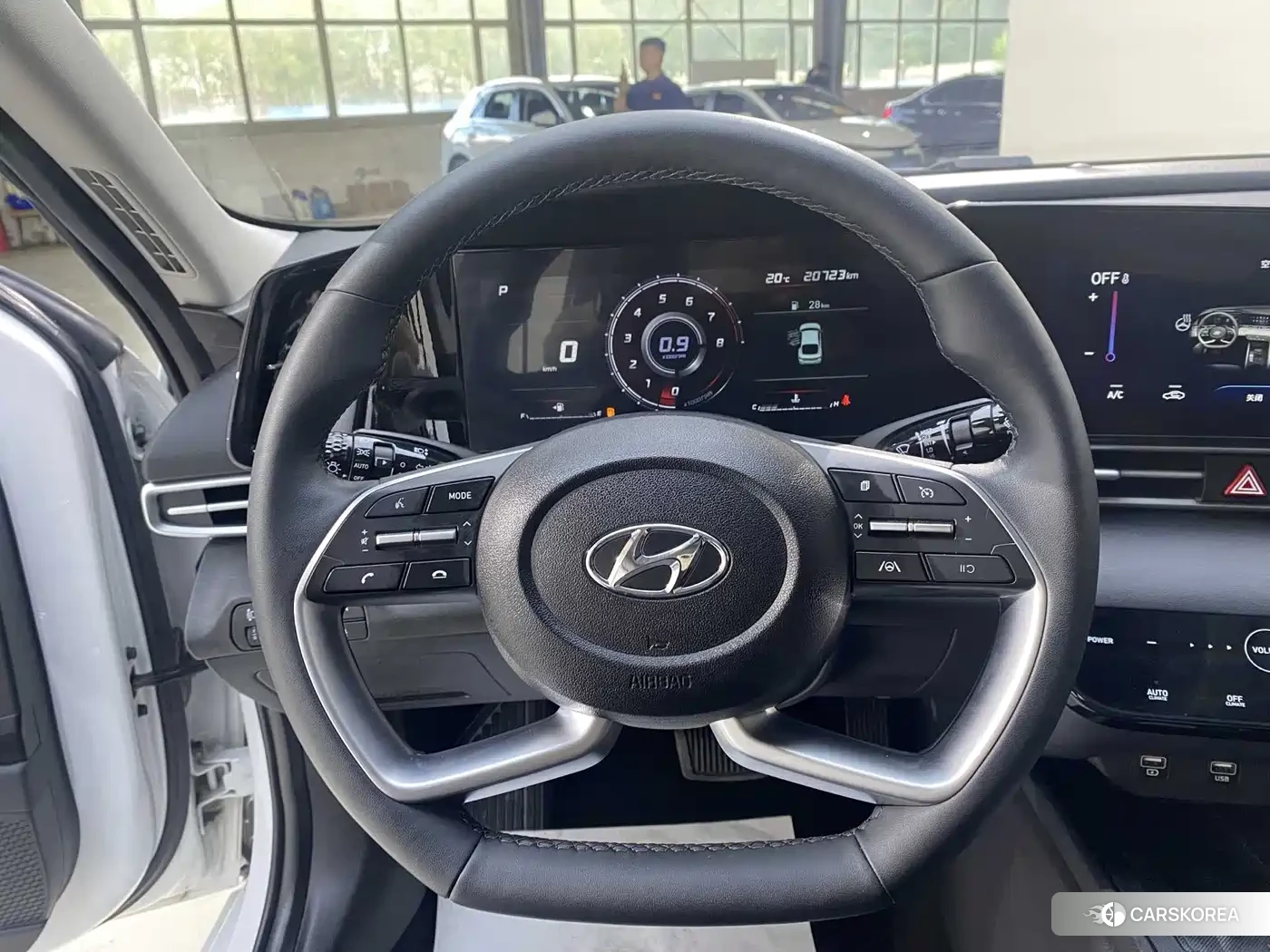Hyundai Elantra 2023 Белый из Китая, фото 3