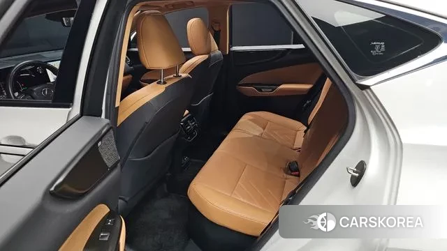 Lexus NX350h Second generation 2023 Белый из Кореи, фото 3