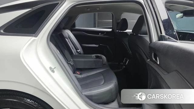 Kia The New K5 3rd generation 2023 Белый из Кореи, фото 3