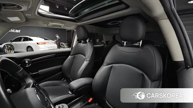 Mini Cooper S 2022 Жемчужный цвет из Кореи, фото 3