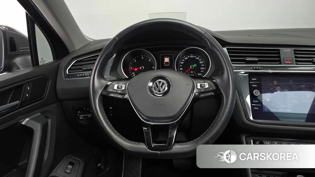 Volkswagen Tiguan second Generation 2020 Серый из Кореи, фото 3