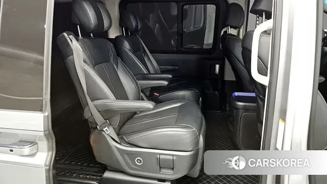 Hyundai Staria 2024 Серебряный из Кореи, фото 3