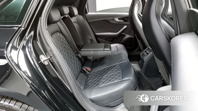 Audi S4 (B9) 2023 Черный из Кореи, фото 3