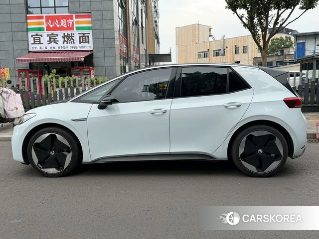 Volkswagen ID.3 2023 Белый из Китая, фото 3