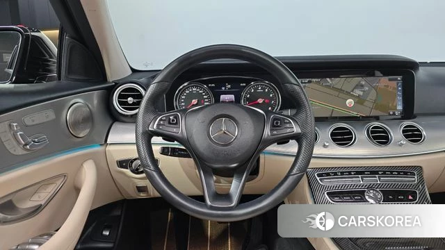 Mercedes-Benz E-Class W213 2018 Черный из Кореи, фото 3