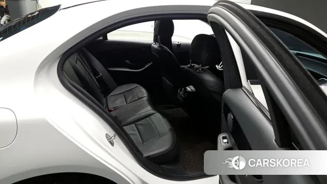 Mercedes-Benz C-Class W205 2019 Белый из Кореи, фото 3