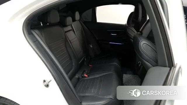 Mercedes-Benz C-Class W206 2022 Белый из Кореи, фото 3