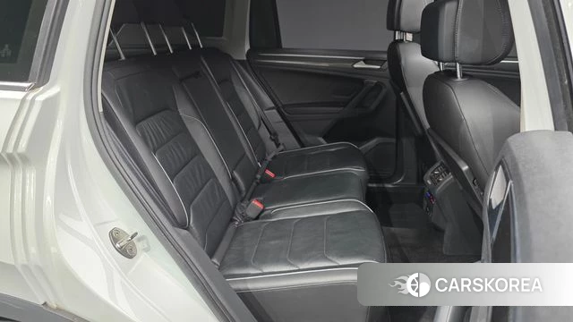 Volkswagen Tiguan second Generation 2020 Белый из Кореи, фото 3