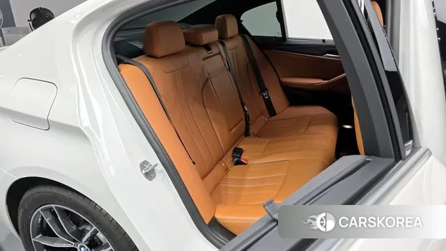 BMW 5 Series (G30) 2022 Белый из Кореи, фото 3