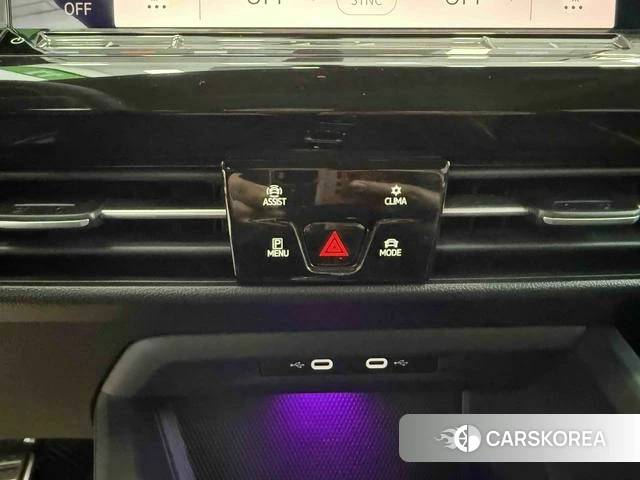 Volkswagen Golf 2024 Черный из Китая, фото 3