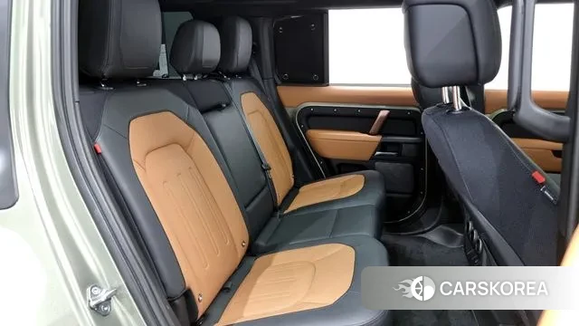 Land Rover Defender (L663) 2023 Зеленый из Кореи, фото 3