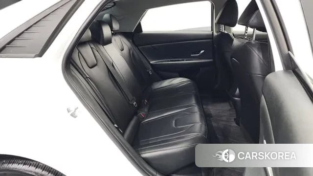 Hyundai Avante Hybrid (CN7) 2022 Белый из Кореи, фото 3