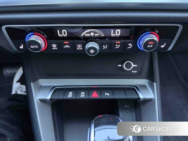 Audi Q3 2023 Темно-серый из Китая, фото 3