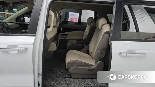 Kia Carnival 4th generation 2023 Белый из Кореи, фото 3