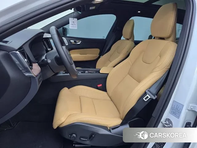 Volvo XC60 second Generation 2025 Белый из Кореи, фото 3