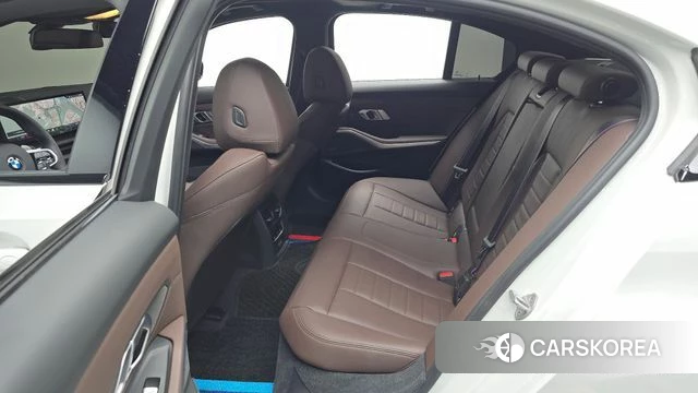 BMW 3 Series (G20) 2025 Белый из Кореи, фото 3