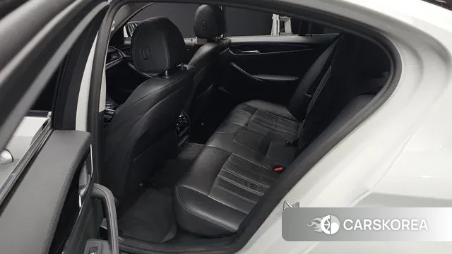 BMW 5 Series (G30) 2019 Белый из Кореи, фото 3