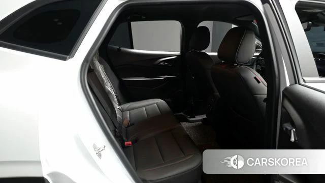 Chevrolet (GM Daewoo) Trax Crossover 2024 Белый из Кореи, фото 3