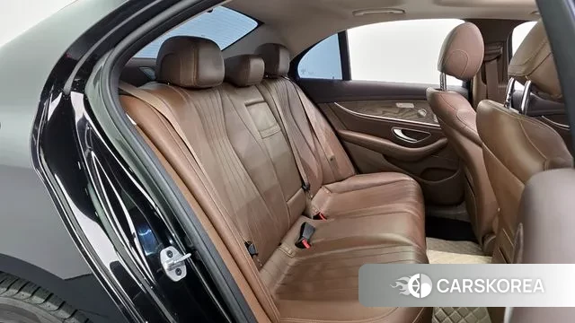 Mercedes-Benz E-Class W213 2019 Черный из Кореи, фото 3