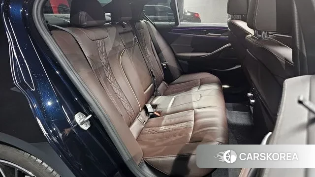 BMW 5 Series (G30) 2023 Черный из Кореи, фото 3