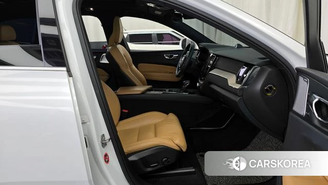 Volvo XC60 second Generation 2018 Белый из Кореи, фото 3