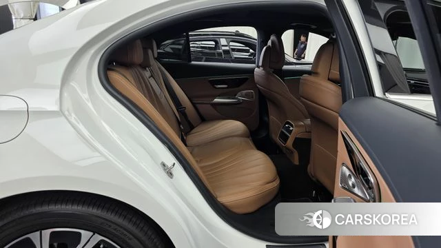 Mercedes-Benz E-Class W214 2024 Белый из Кореи, фото 3