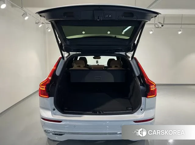 Volvo XC60 second Generation 2025 Белый из Кореи, фото 3