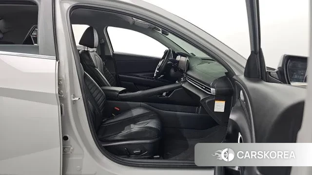 Hyundai The New Avante Hybrid (CN7) 2024 Серебристо-серый из Кореи, фото 3