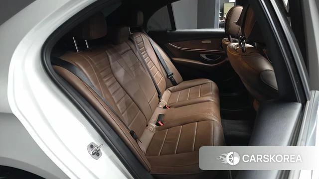 Mercedes-Benz E-Class W213 2022 Белый из Кореи, фото 3
