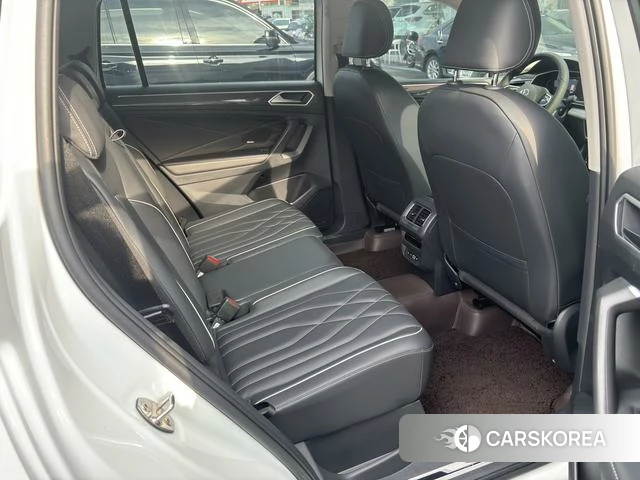 Volkswagen Tiguan L 2023 Белый из Китая, фото 3