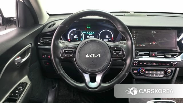 Kia Niro Plus 2022 Белый из Кореи, фото 3