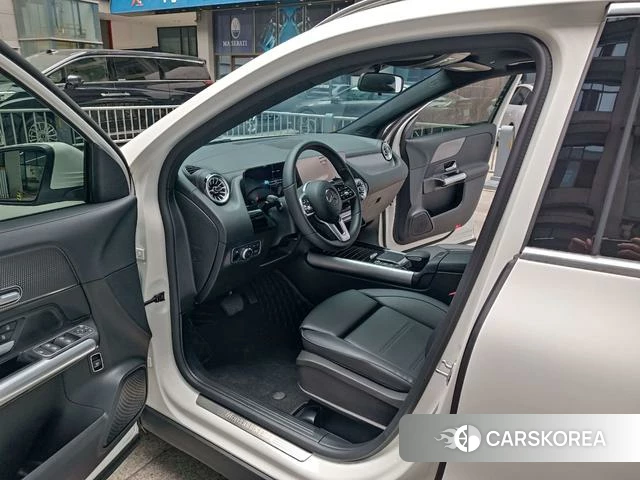 Mercedes-Benz GLA 2023 Белый из Китая, фото 3