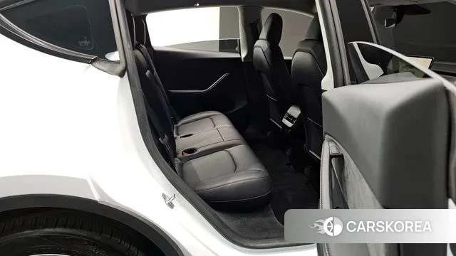 Tesla Model Y 2023 Белый из Кореи, фото 3