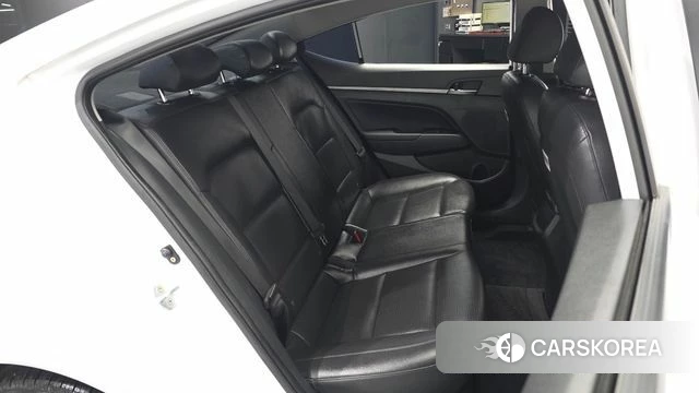 Hyundai Avante AD 2018 Белый из Кореи, фото 3