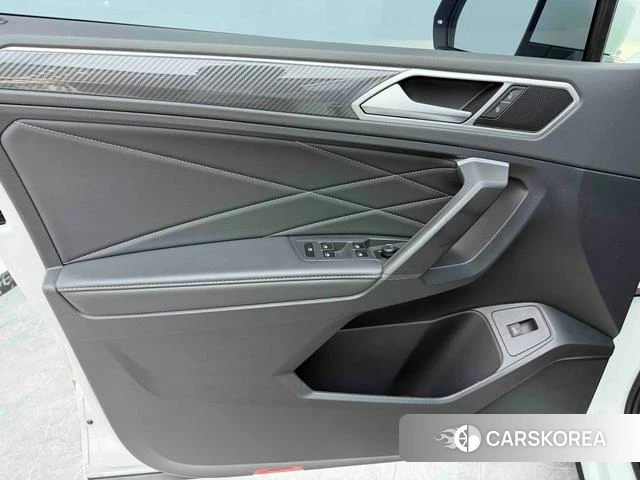 Volkswagen Tiguan L 2023 Белый из Китая, фото 3