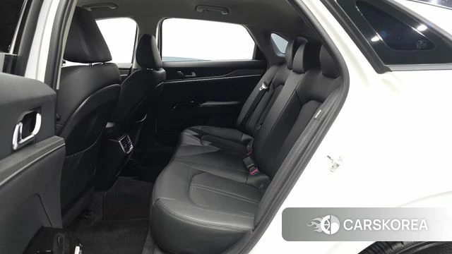 Kia The New K5 3rd generation 2023 Белый из Кореи, фото 3