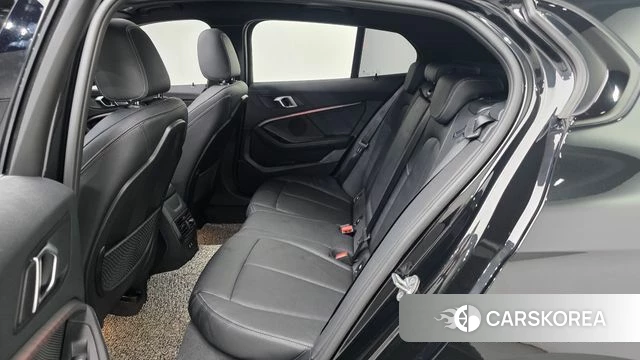 BMW 1 Series (F40) 2021 Черный из Кореи, фото 3
