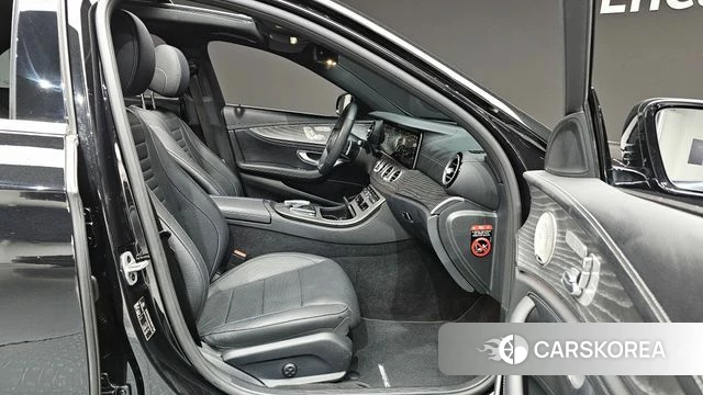 Mercedes-Benz E-Class W213 2022 Черный из Кореи, фото 3