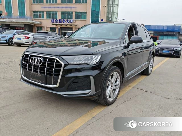 Audi Q7 2024 Черный из Китая, фото 3