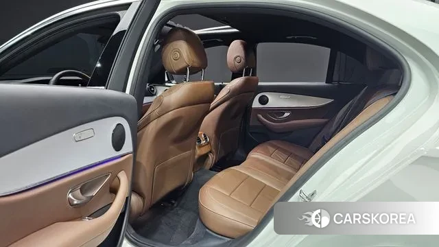 Mercedes-Benz E-Class W213 2021 Белый из Кореи, фото 3