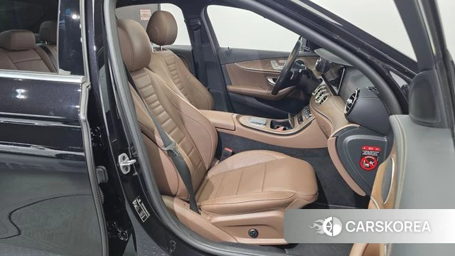 Mercedes-Benz E-Class W213 2021 Черный из Кореи, фото 3