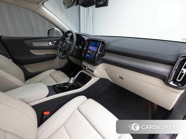 Volvo XC40 2022 Белый из Кореи, фото 3
