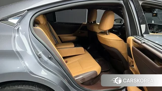 Lexus ES300h 7th generation 2020 Серый из Кореи, фото 3