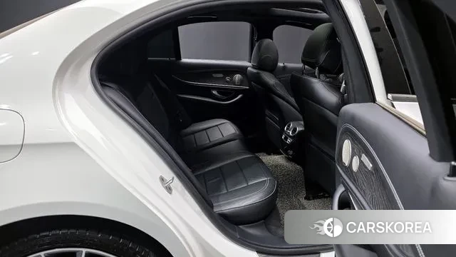 Mercedes-Benz E-Class W213 2022 Белый из Кореи, фото 3