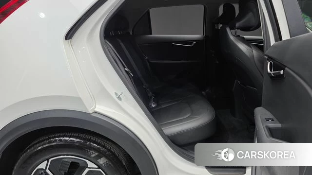 Kia Di Ol Nu Niro 2022 Белый из Кореи, фото 3