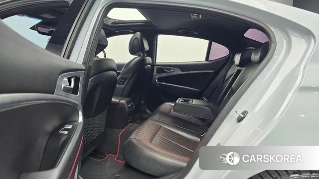 Genesis G70 2018 Цвет галактики из Кореи, фото 3